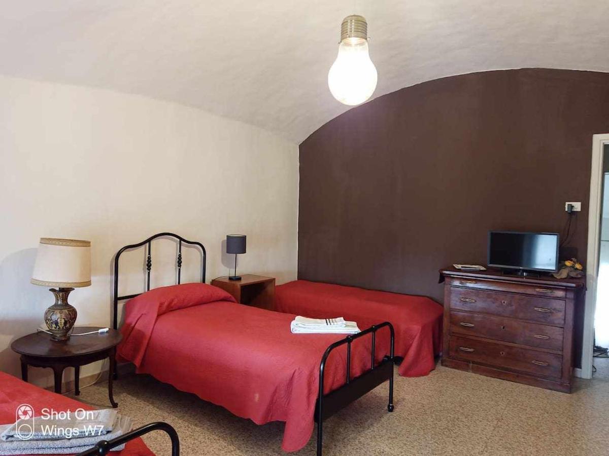 Beb Infamiglia Bed and Breakfast Cascinette Eksteriør billede